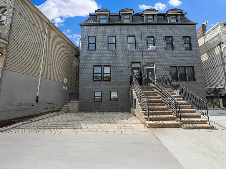 241 Palisade Ave #2 — Photo 18