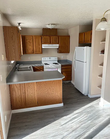 KITCHEN AND DINING ROOM