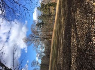 1041 Shadowood Dr, Spartanburg, SC 29301