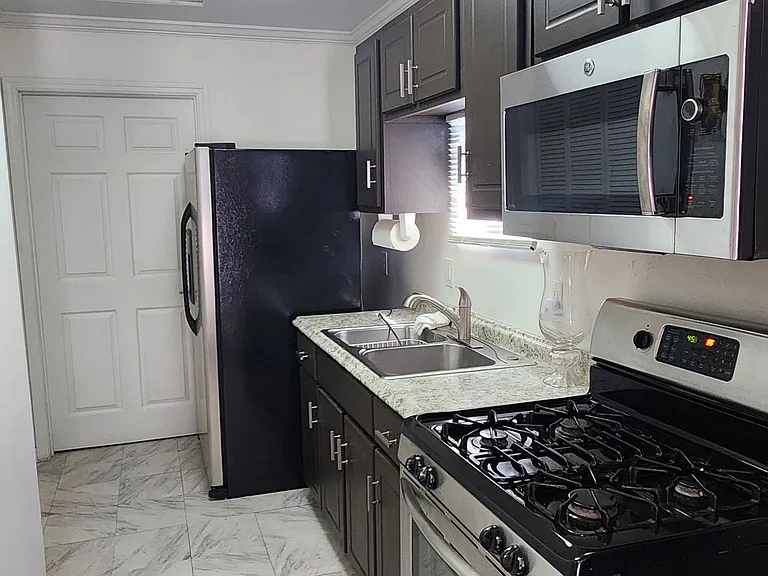 428 Reynolds Rd — Photo 5