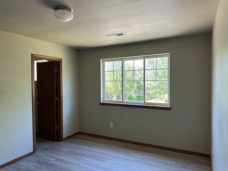 Upper bedroom