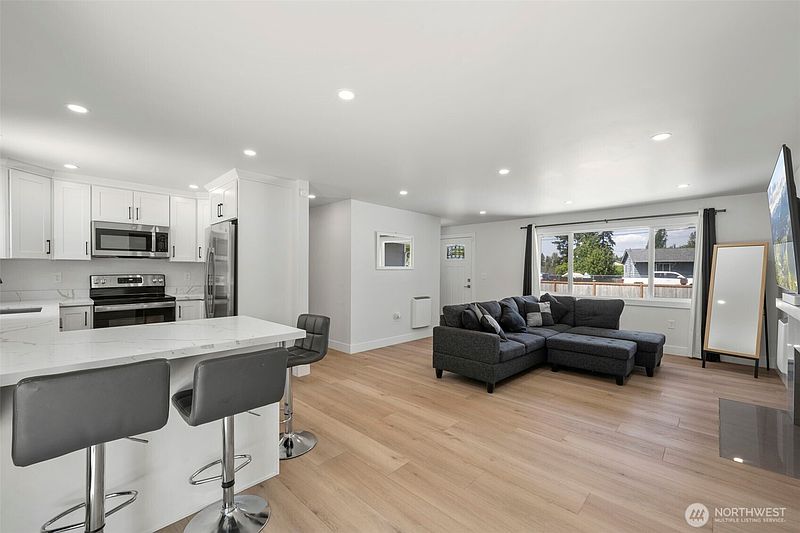 5th image of 2331 S 251st Street