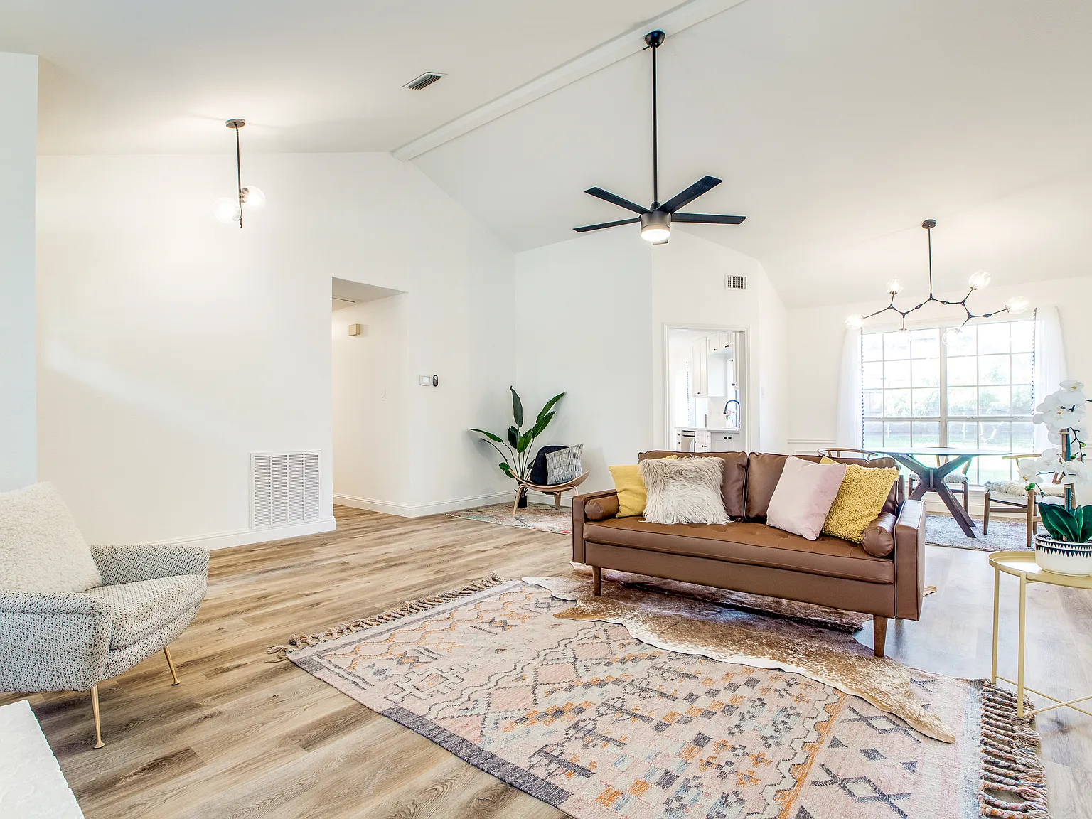 3 bed, 1479 sqft, $3,100 — Photo 4