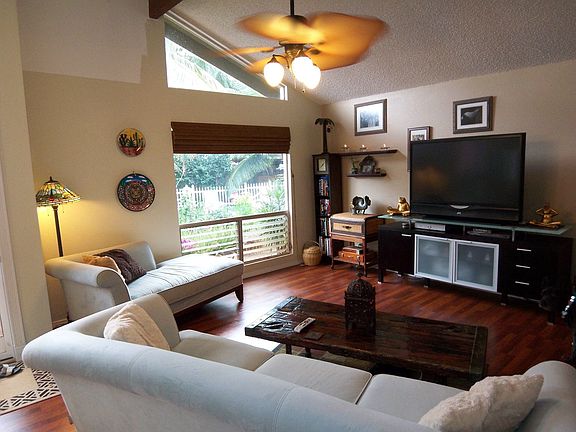 Living room w/ garden view