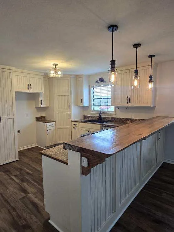 Unit Photo - 206 Cooper St