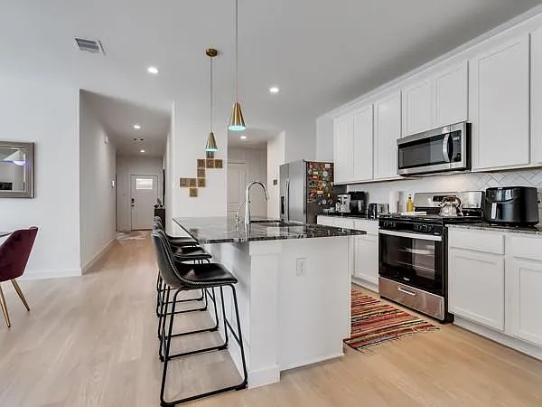 1518 Merulana Ln — Photo 10