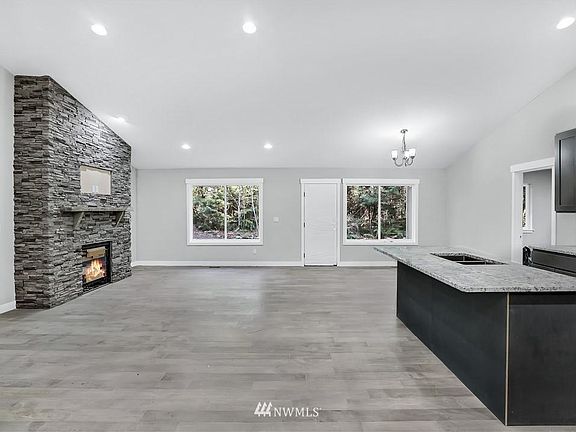 4th image of 10429 227th Ave SE