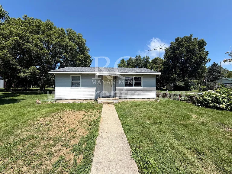 312 Holmes Ave — Photo 1