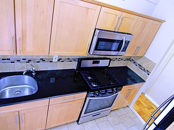 4th image of 255 E 207th St APT 5B