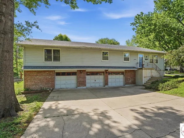 4100 S Coventry Dr, Independence, MO 64055