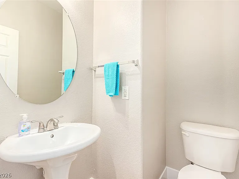 11209 Salentino Ave — Photo 21