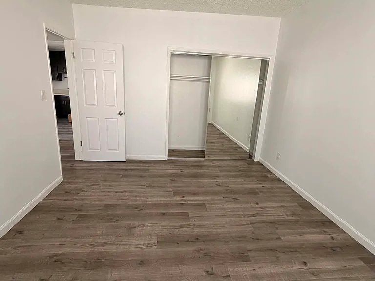 1019 E Grand Ave #3 — Photo 6