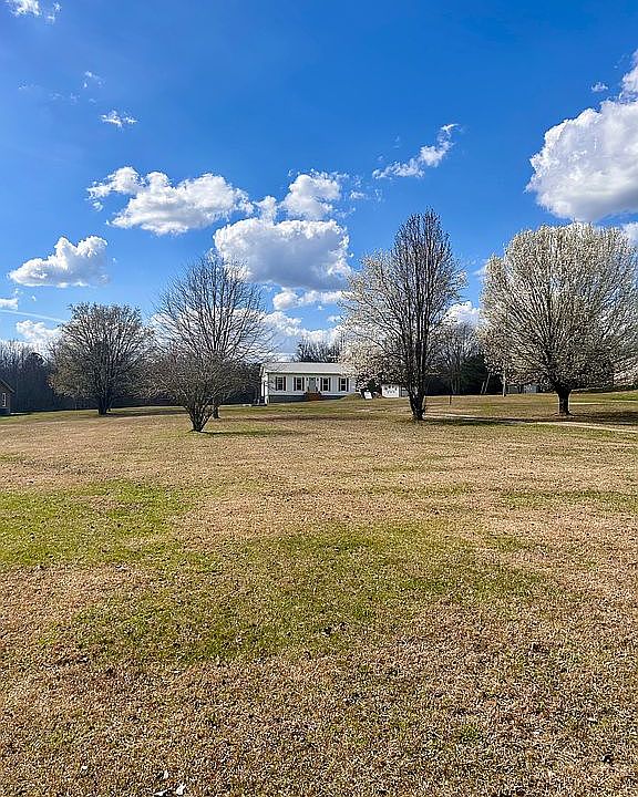 1st image of 622 Rocky Hollow Rd