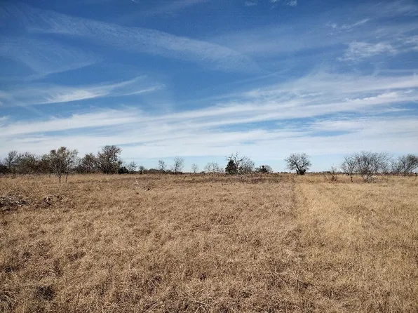 18 Harrison Cir, Wills Pt, TX 75169