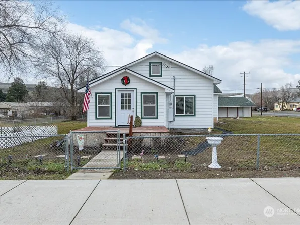 170 N Main Street, Washtucna, WA 99371