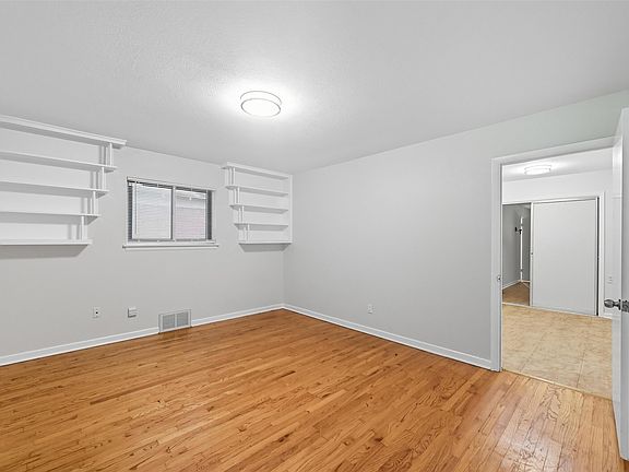 5th image of 3512 Park Ridge Blvd