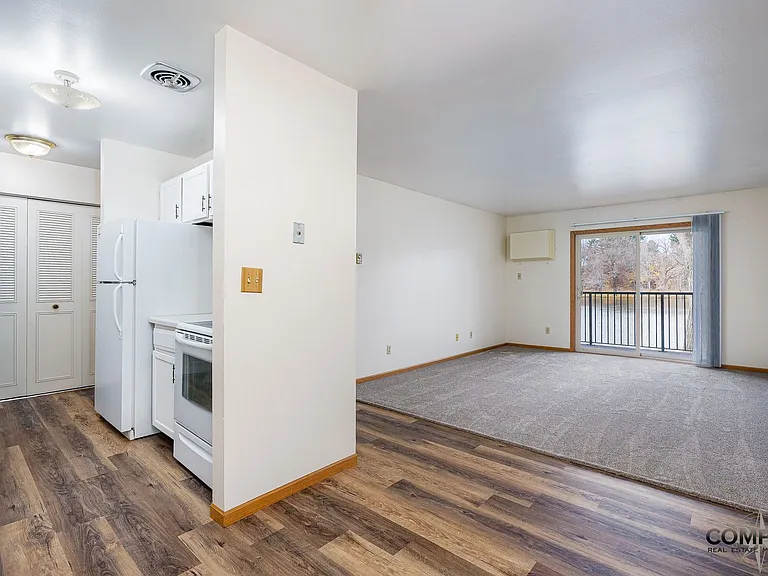Half Moon Lake Apartments — Photo 27