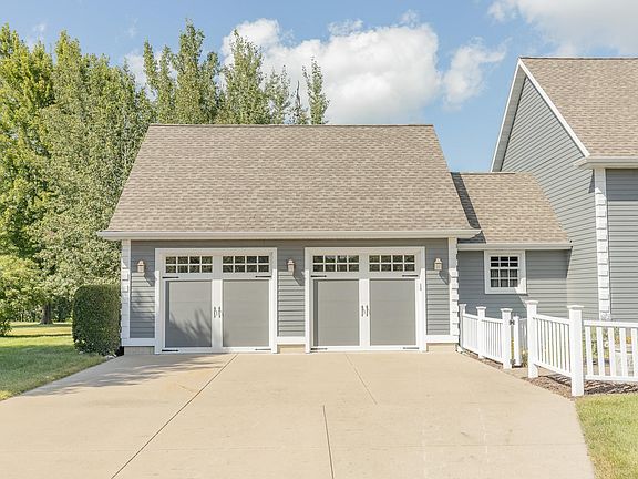 2nd image of 701 4th St SW