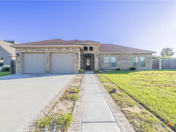202 Golden Way, Port Lavaca, TX 77979