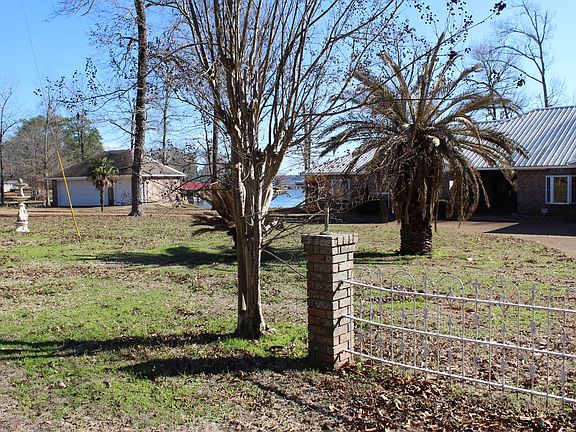 5th image of 464 Woodland Dr