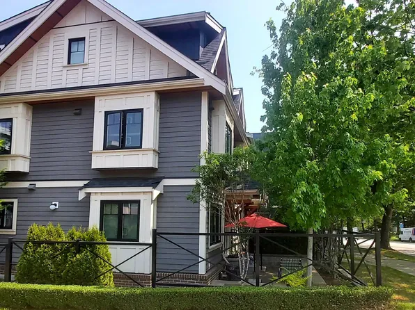 901 E Broadway St, Vancouver, BC V5T 1Y3