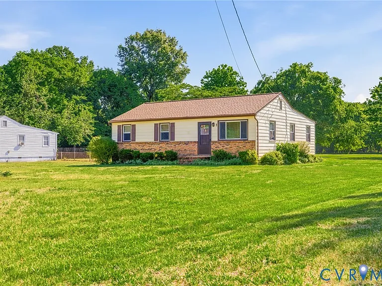 15219 Spruce Ave — Photo 3