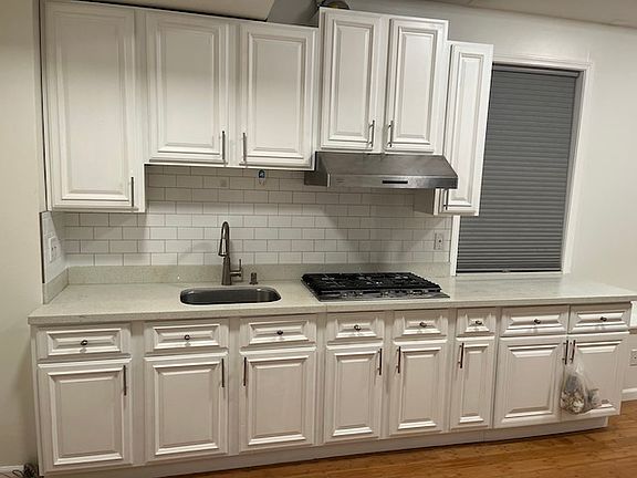 5th image of 43 Diamond St #A