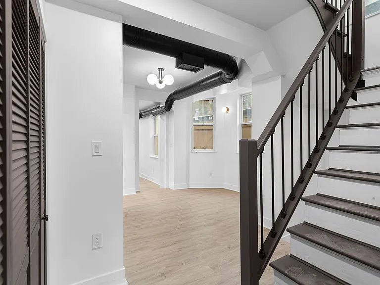 2035 Forbes Ave #201 — Photo 34