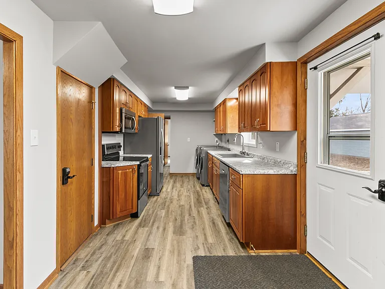 156 S Washington St — Photo 19