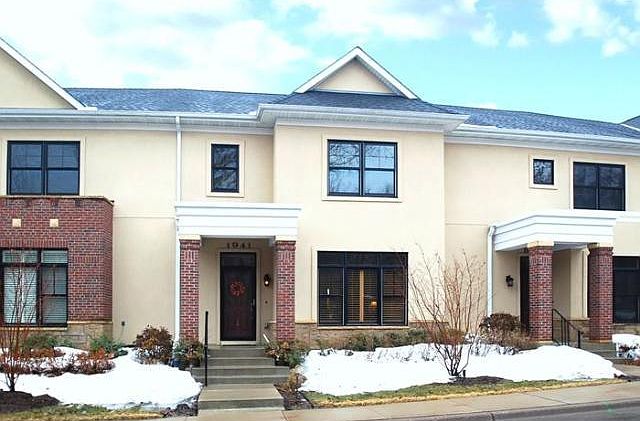 1st image of 1941 Oak St #103