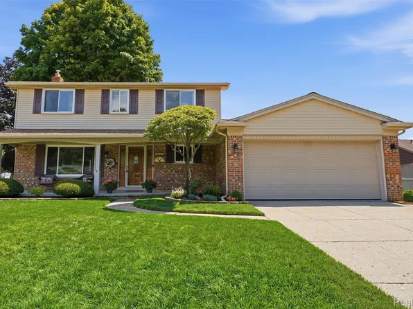 18656 Gill Rd, Livonia, MI 48152