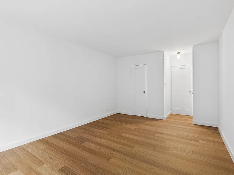 501 E 87th St #7E — Photo 11