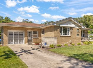 900 Meadow Ave, Rockdale, IL 60436