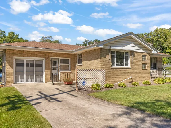 900 Meadow Ave, Rockdale, IL 60436