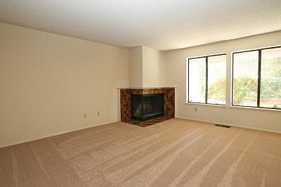 2nd image of 23401 Lakeview Dr Building J