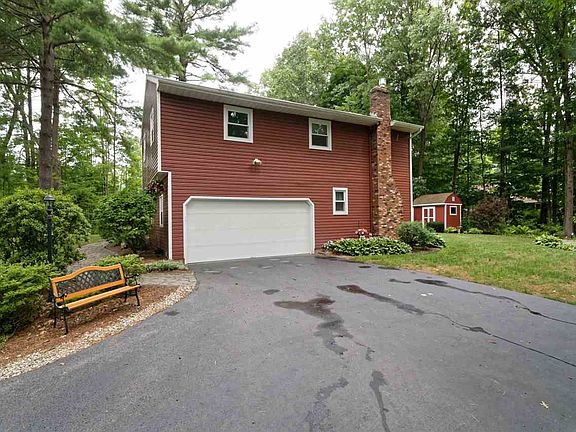 2nd image of 15 Elizabeth Ln