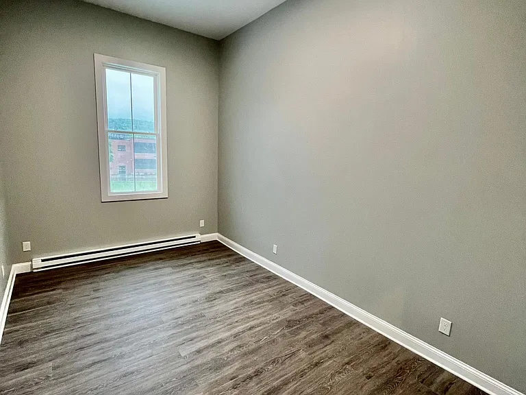 82 Main St #4 — Photo 3