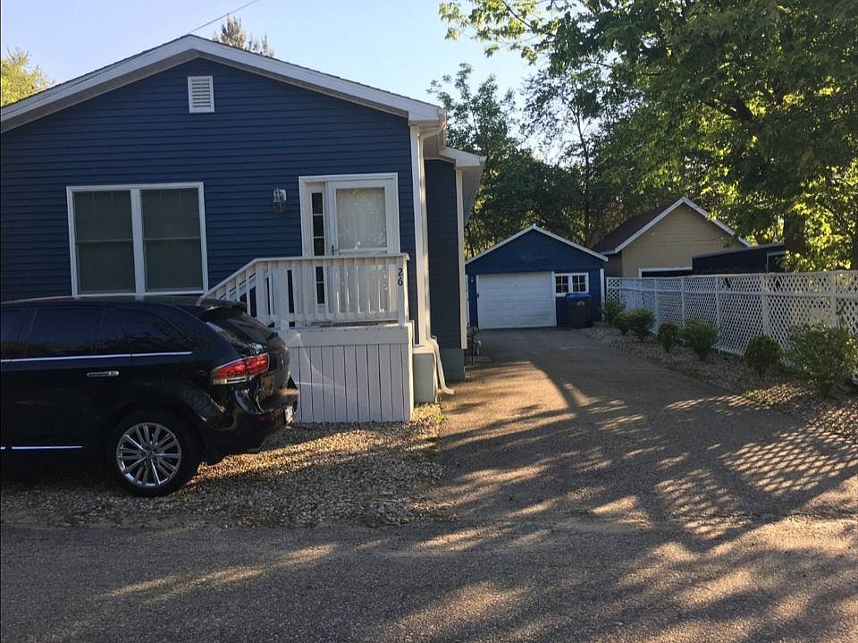 1st image of 26 S Taylor St