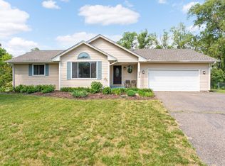 6970 Country Ln, Rockford, MN 55373