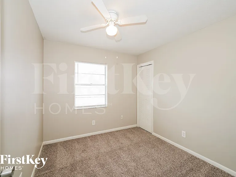 2224 E Hanna Ave — Photo 16