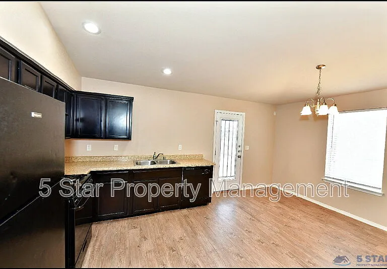 916 Villa Seca Dr — Photo 18
