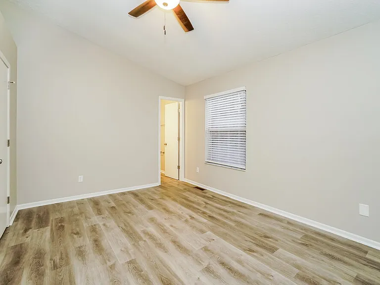 490 Durham Ln — Photo 14