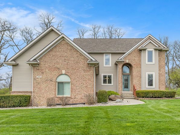 1765 Mist Wood Dr, Howell, MI 48843