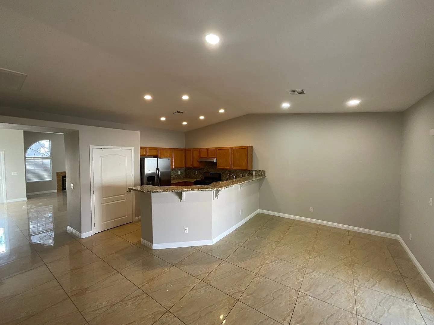 Great single-story home, 3brms, 2bath, 2crg. — Photo 2