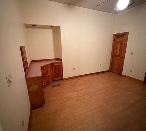 5th image of 48 Forest St #4