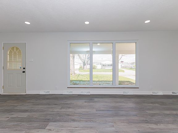 5th image of 1501 W Stirling Dr