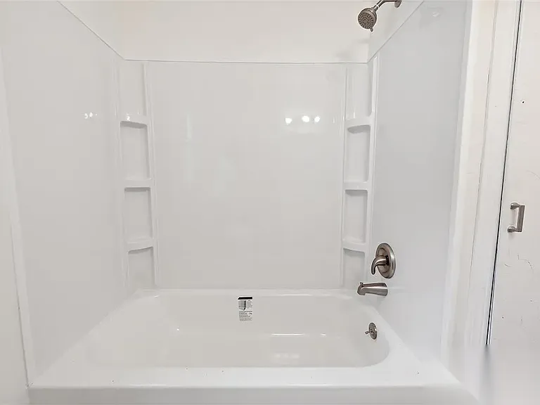 909 Turner Ave — Photo 5