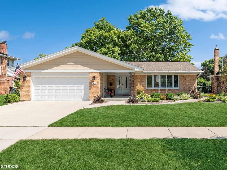 1st image of 2615 N Dryden Pl