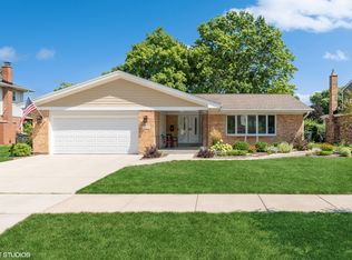 2615 N Dryden Pl, Arlington Heights, IL