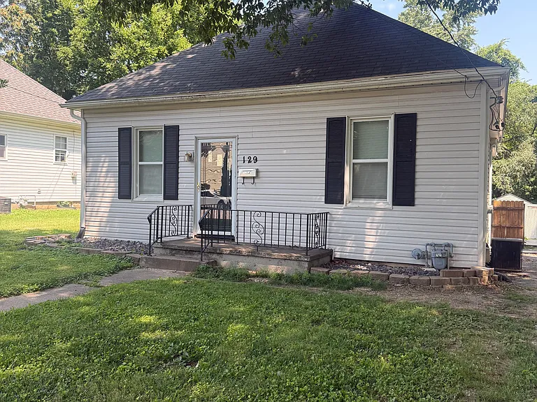 129 W Lincoln St — Photo 1